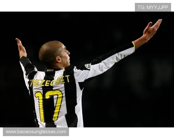 低调实用的足球明星如何在绿茵场上默默奉献与闪耀光芒